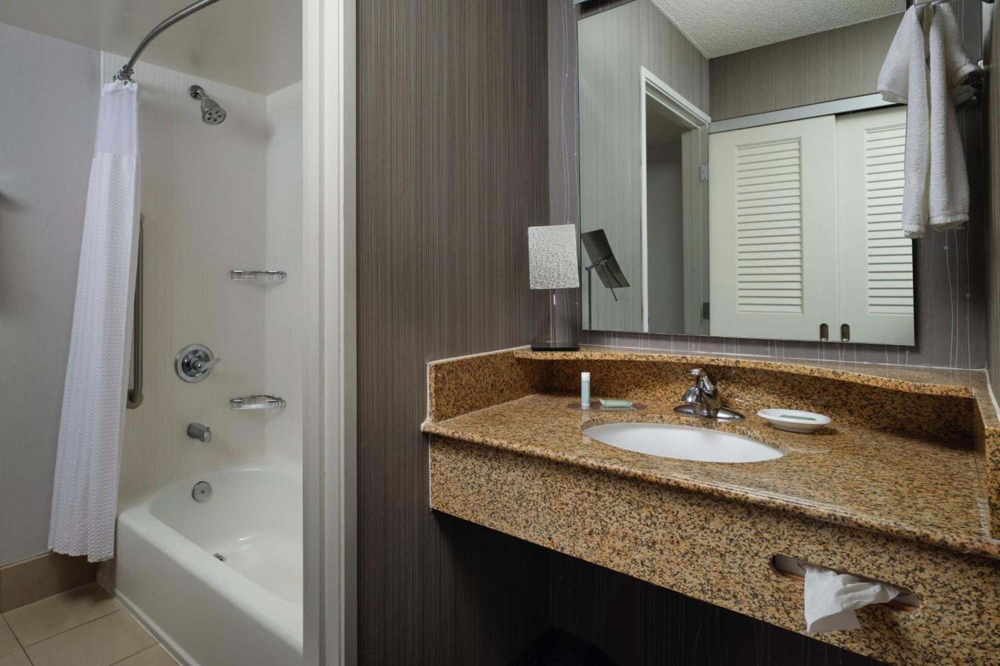 Hotel Courtyard By Marriott Stockton Esterno foto