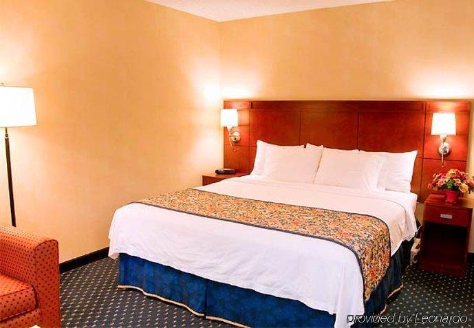 Hotel Courtyard By Marriott Stockton Esterno foto