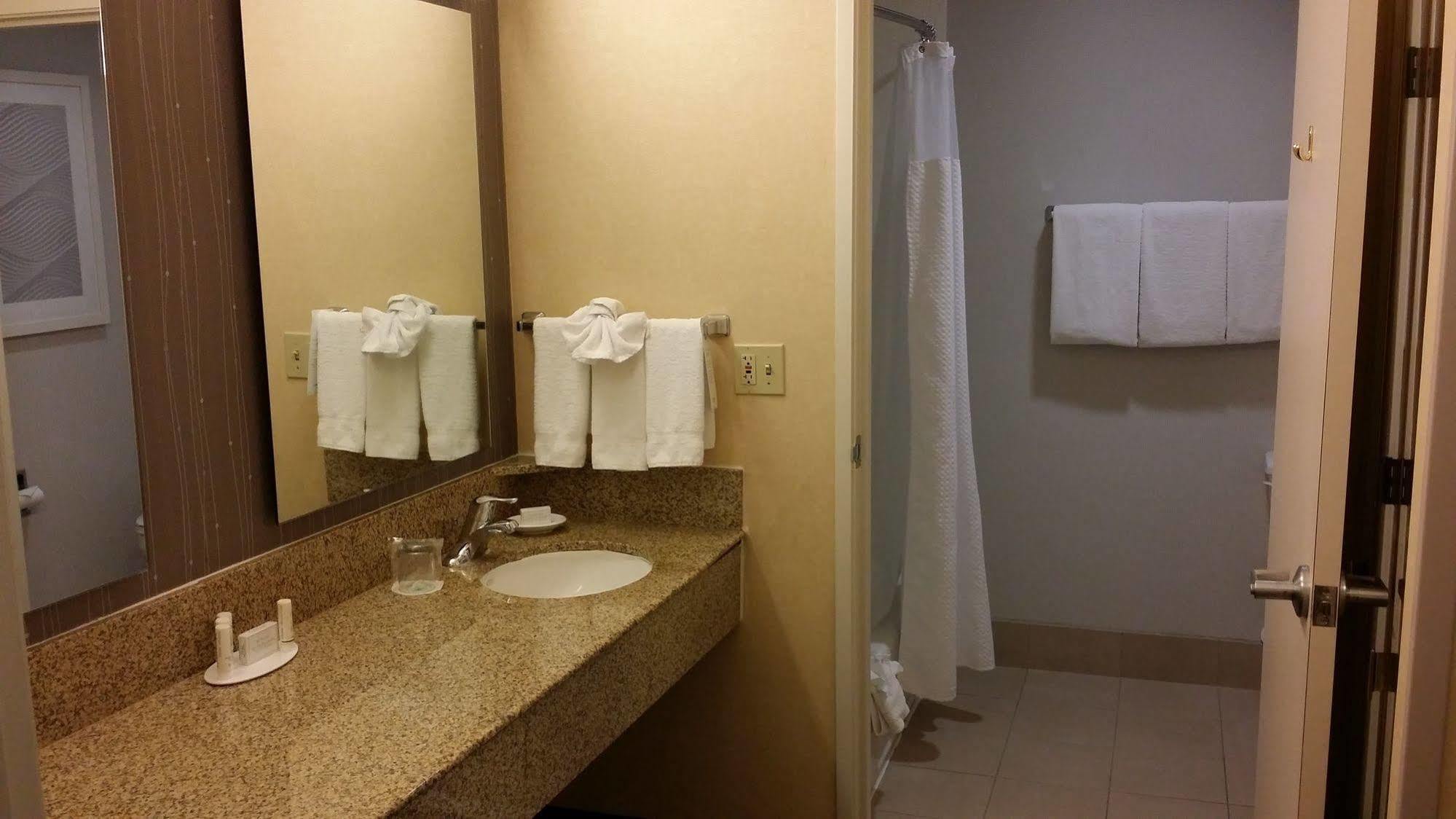 Hotel Courtyard By Marriott Stockton Esterno foto